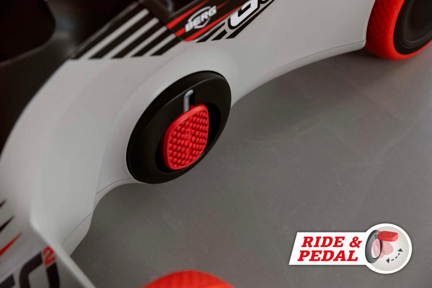 BERG Go2 Sparx Red andador evolutivo a coche de pedales