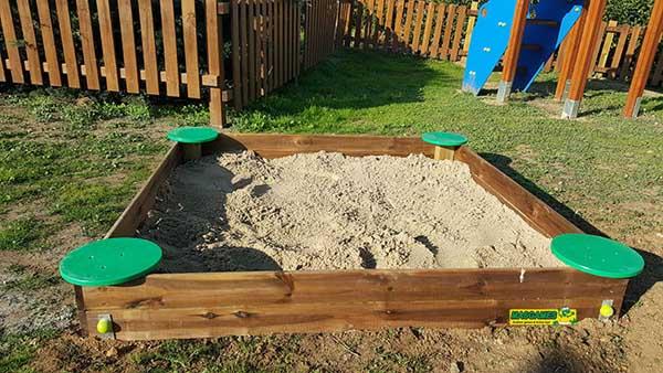 Arenero de madera MASGAMES DELUXE L con anclajes