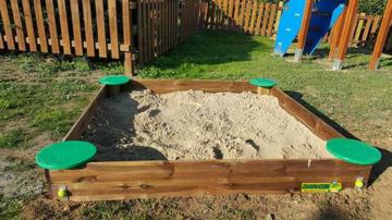 Arenero de madera MASGAMES DELUXE L con anclajes