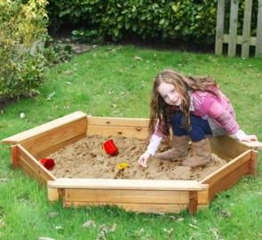 Arenero Hexagonal con 3 asientos