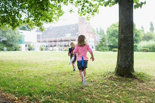 brincadeira , Pega-pega, pique-pega. apanhada, apilhagem