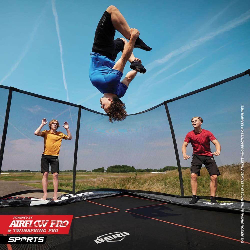 trampolim gigante BERG Ultim Pro Bouncer 5x5 m com rede de segurança DLX