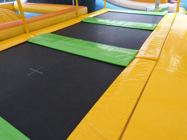 trampolins akrobat