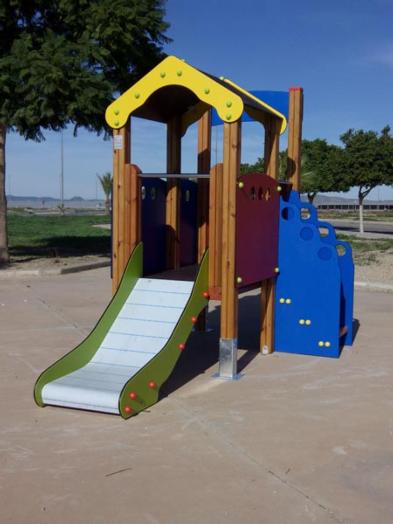 Parque infantil CASINHA ELEVADA BASILEIA