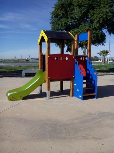 Parque infantil CASINHA ELEVADA BASILEIA