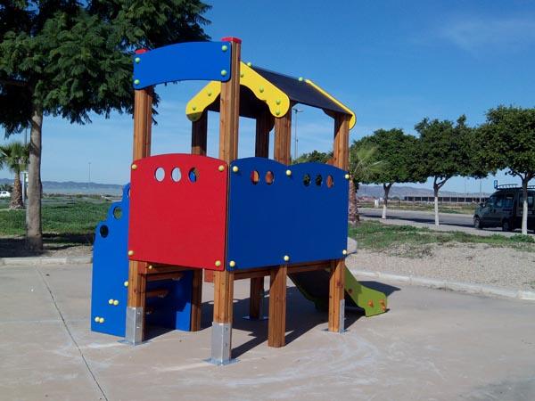 Parque infantil CASINHA ELEVADA BASILEIA