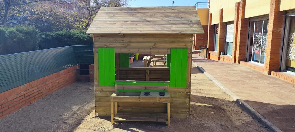 Caseta infantil de fusta per a l'exterior de grans dimensions MASGAMES LOLLIPOP HORECA amb cuineta