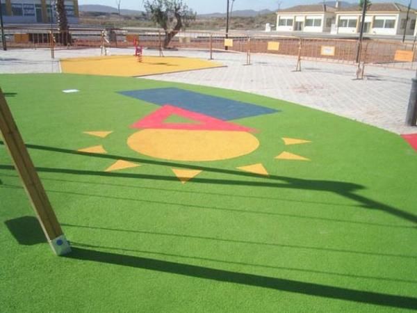 Pavimento continuo in situ para parques infantiles