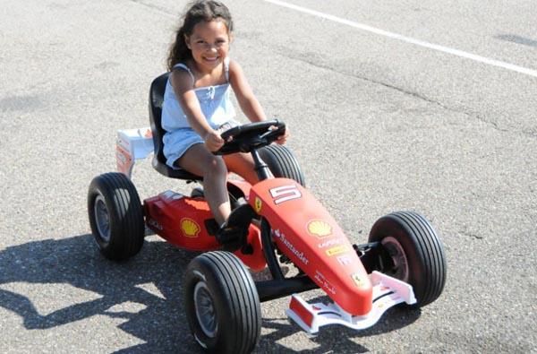 carros pedais Ferrari