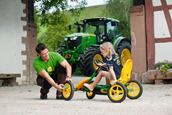 Coche de pedales Buddy John Deere