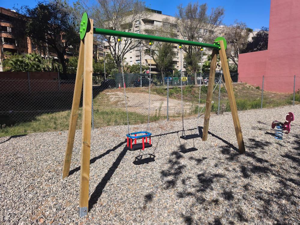 Columpio de madera homologado MASGAMES DRACO con asiento de bebé y asiento plano