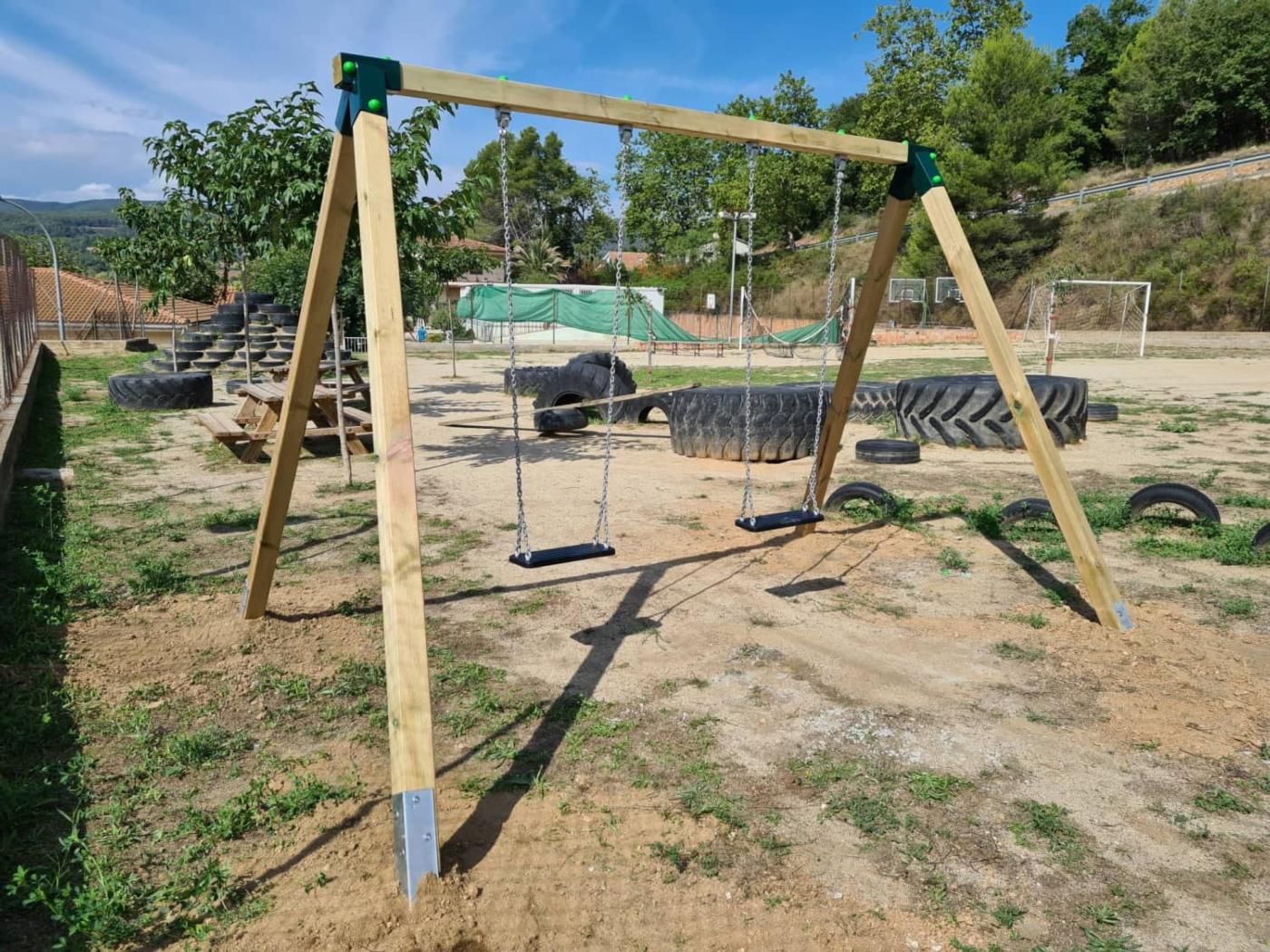 Columpio de madera Vega uso público