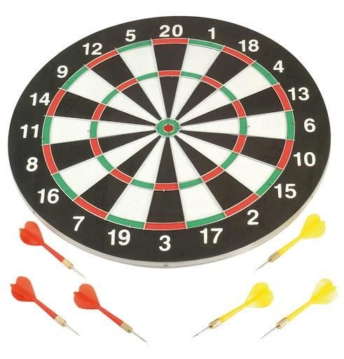 Diana York con dardos con punta de metal