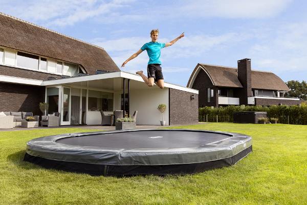 work out trampolins