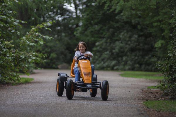 Kart de pedais BERG X-CROSS elétrico com engranagens E-BFR-3