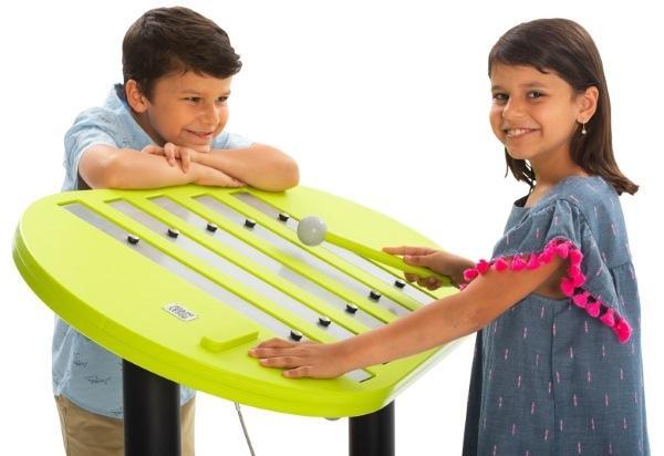 xilofono echo piano niños jugando