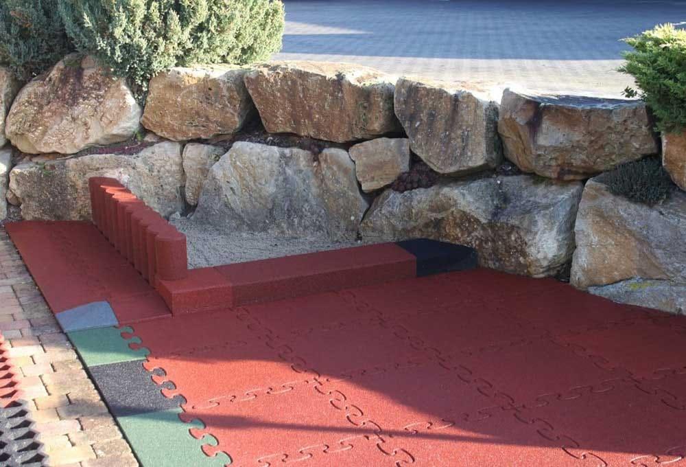 Loseta de caucho Puzzle homologada para uso público comercial como pavimento para zona de juego infantil