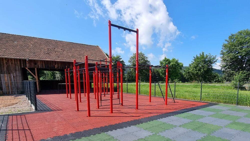 Ladrilho de borracha Puzzle homologada para uso público comercial como pavimento para zona de jogo infantil