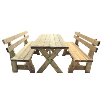 Mesa de madera para exterior XERTA con bancos con respaldo VIC de la marca MASGAMES