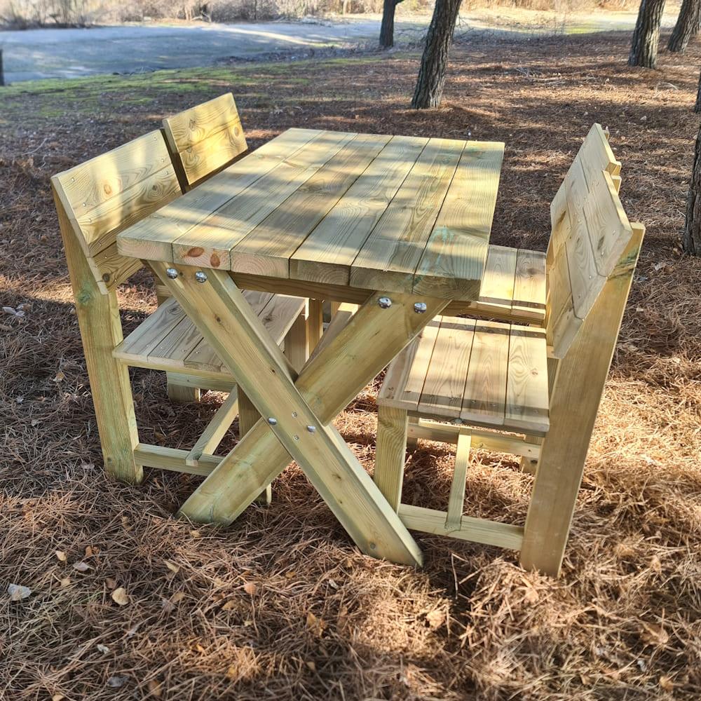 Mesa de madera de exterior MASGAMES XERTA con sillas de madera BATEA