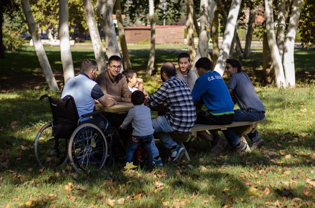 Mesa de picnic adaptada a silla de ruedas MASGAMES LYON