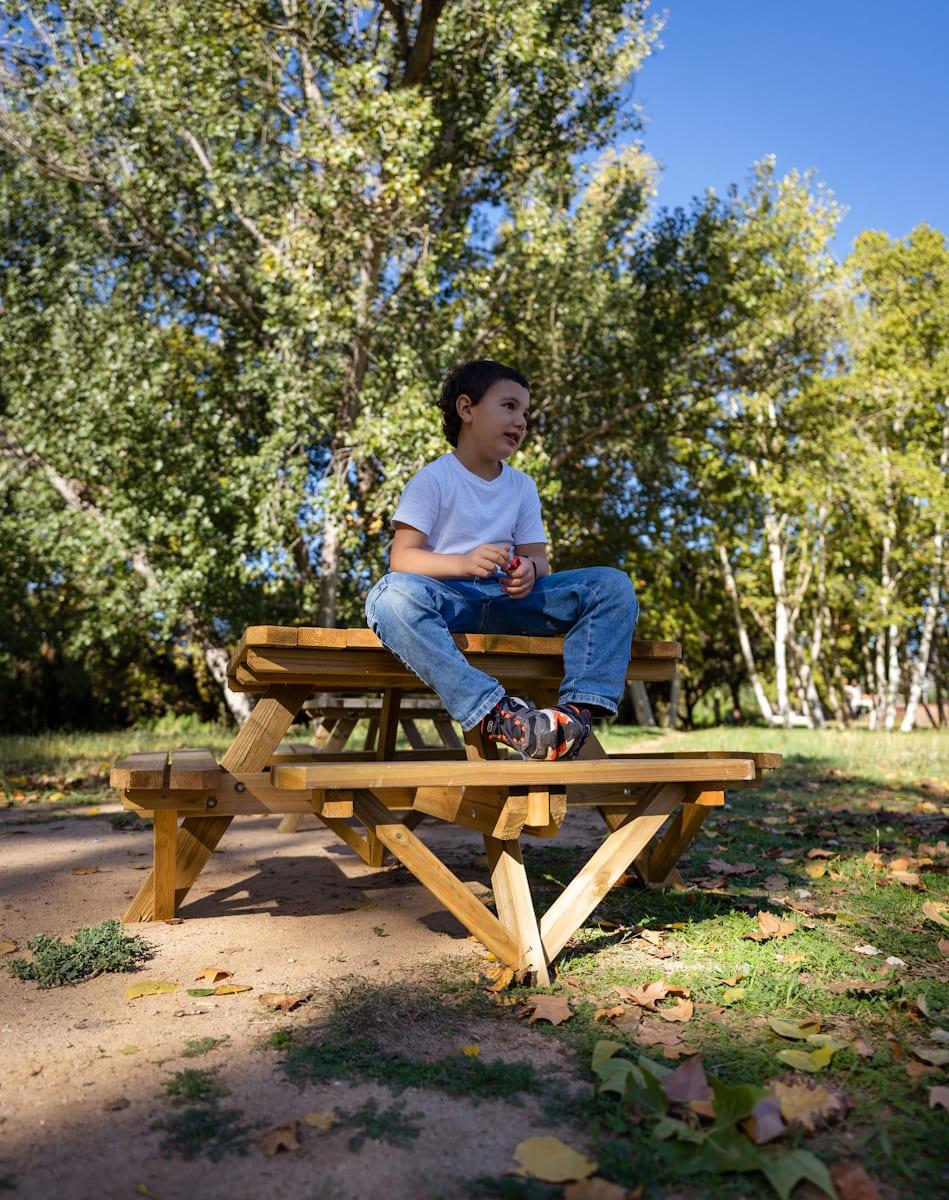 Taula de picnic quadrada infantil MASGAMES PERSIC fabricada en fusta per a l'exterior amb autoclau nivell IV