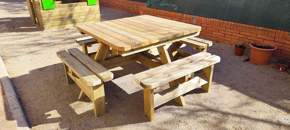 Mesa de picnic cuadrada MASGAMES BALTIC de madera tratada para exterior