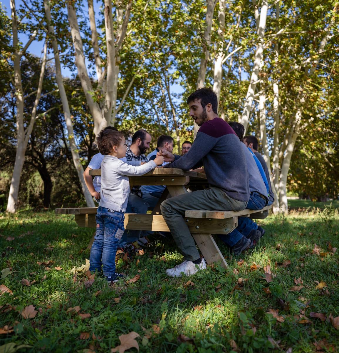 Mesa de picnic de madera MASGAMES MUNICH alta capacidad