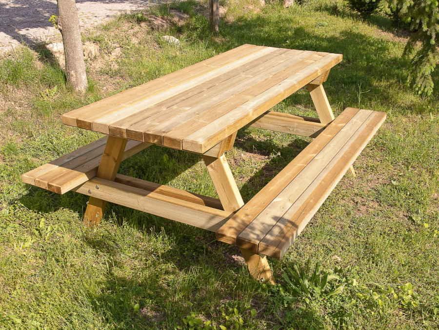 Mesa de picnic MUNICH de madera de pino con bancos