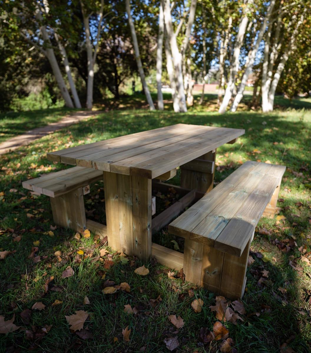 Mesa de picnic cuadrada de madera MASGAMES CANET