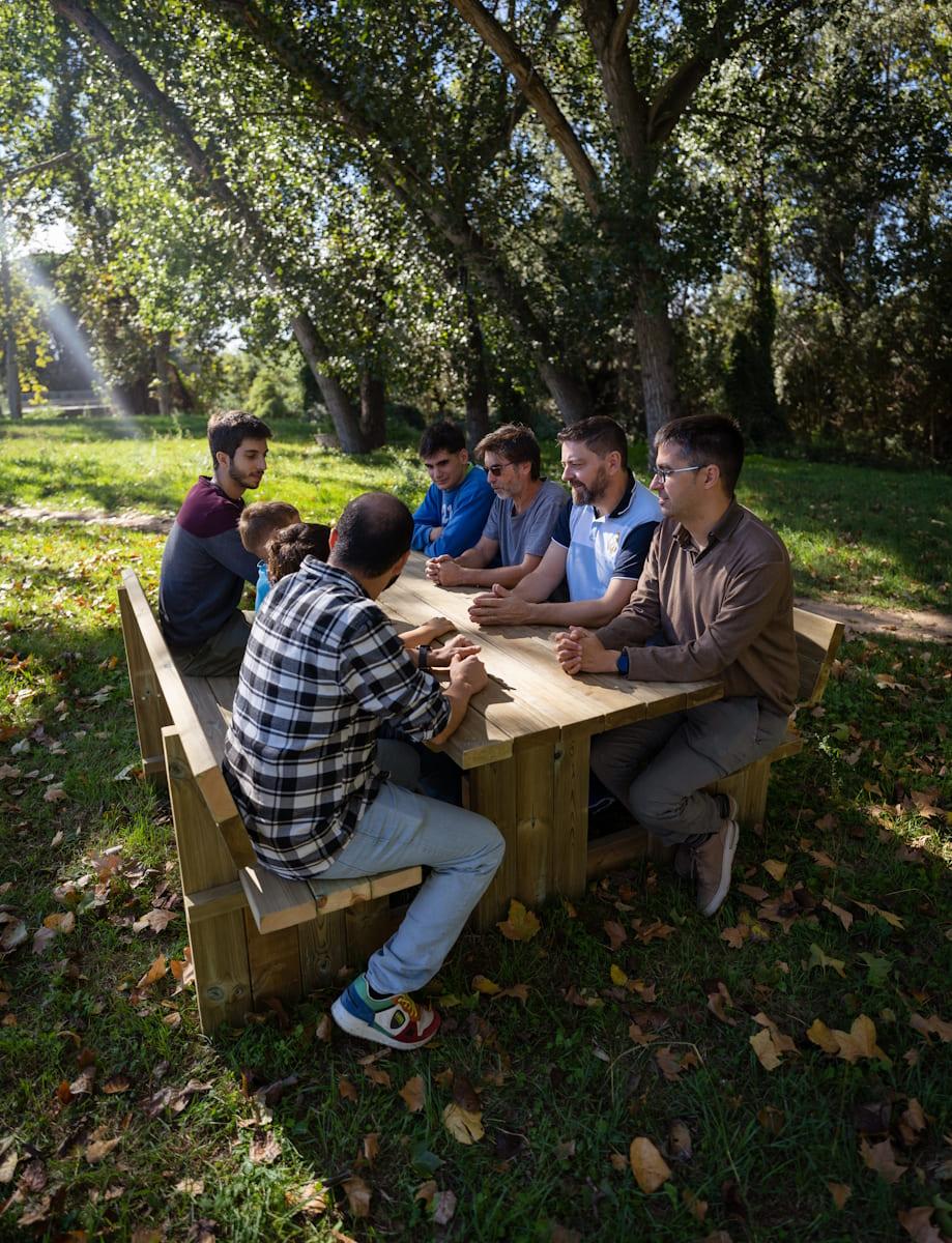 Mesa de picnic cuadrada de madera MASGAMES CANET