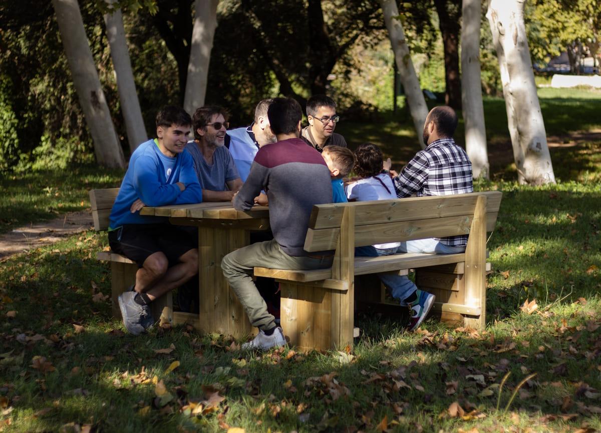 Mesa de picnic cuadrada de madera MASGAMES CANET