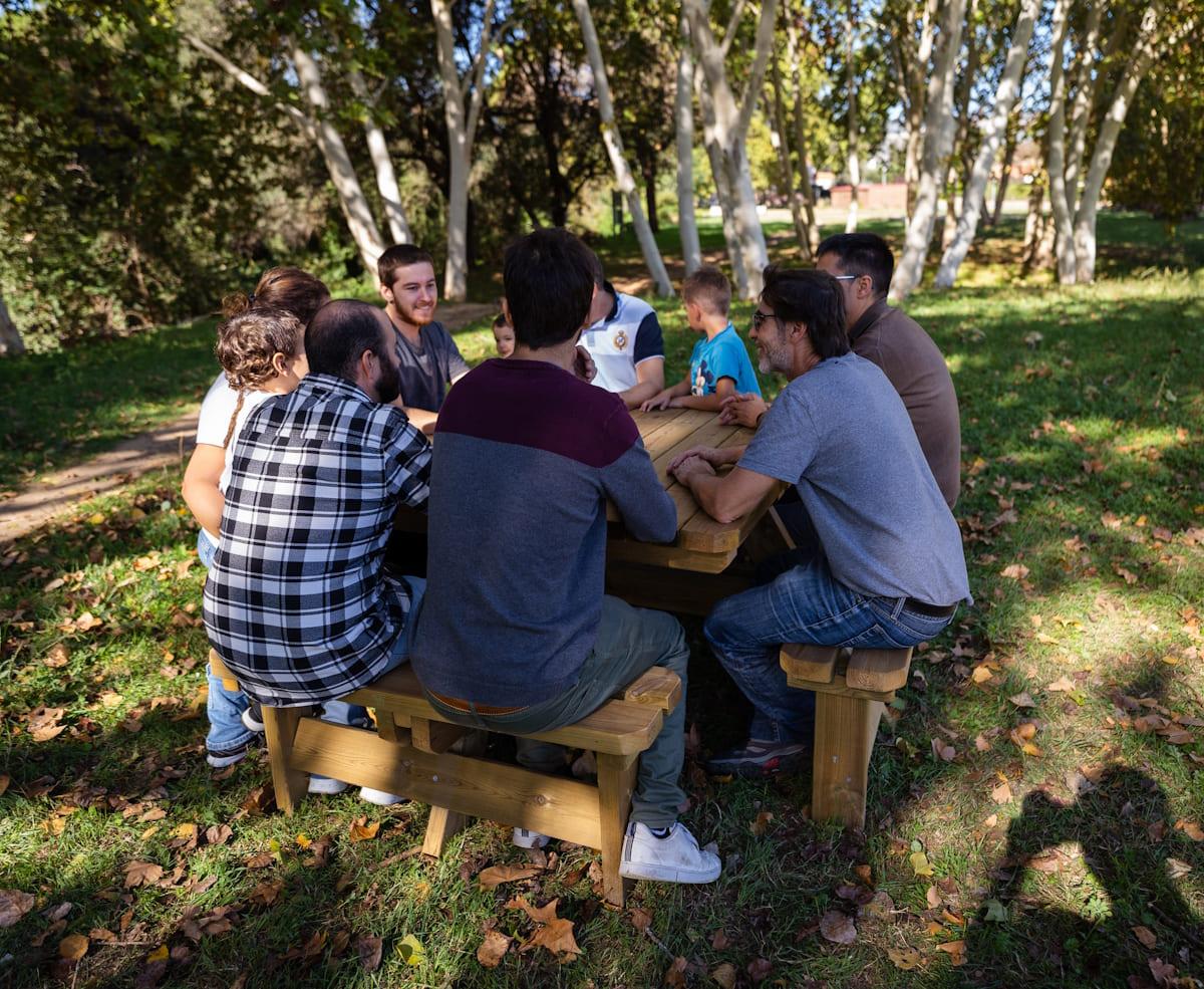 Mesa de picnic cuadrada MASGAMES BALTIC de madera tratada para exterior