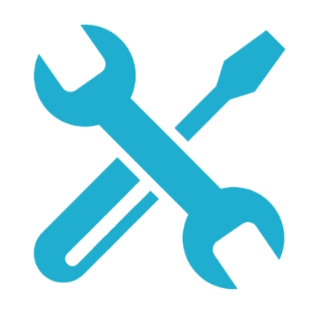 casita infantil elevada en amplia plataforma