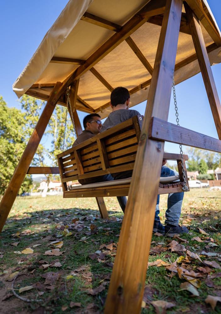 Moble balancí de jardí de fusta MASGAMES ELNA L amb sostre de lona