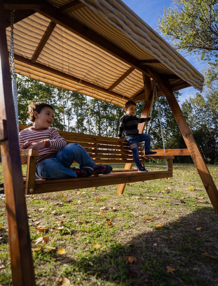 Balancín de jardín de madera MASGAMES ELNA XL con techo de lona