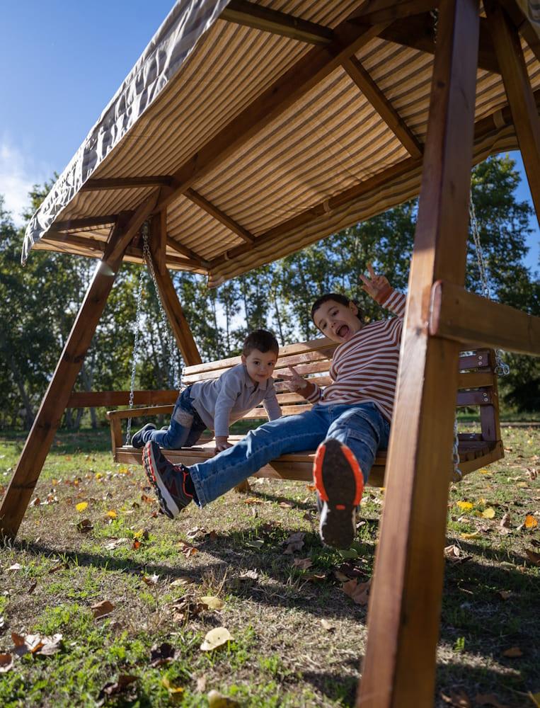 Balancín de jardín de madera MASGAMES ELNA XL con techo de lona