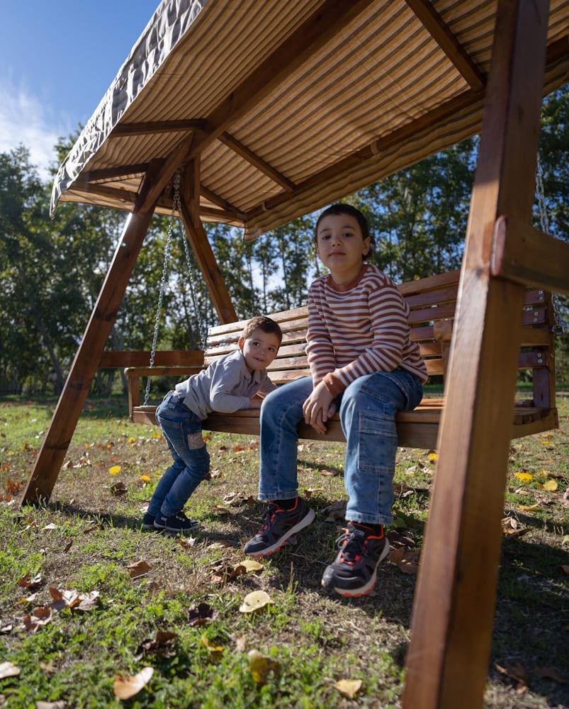 Moble balancí de jardí de fusta MASGAMES ELNA XL amb sostre de lona