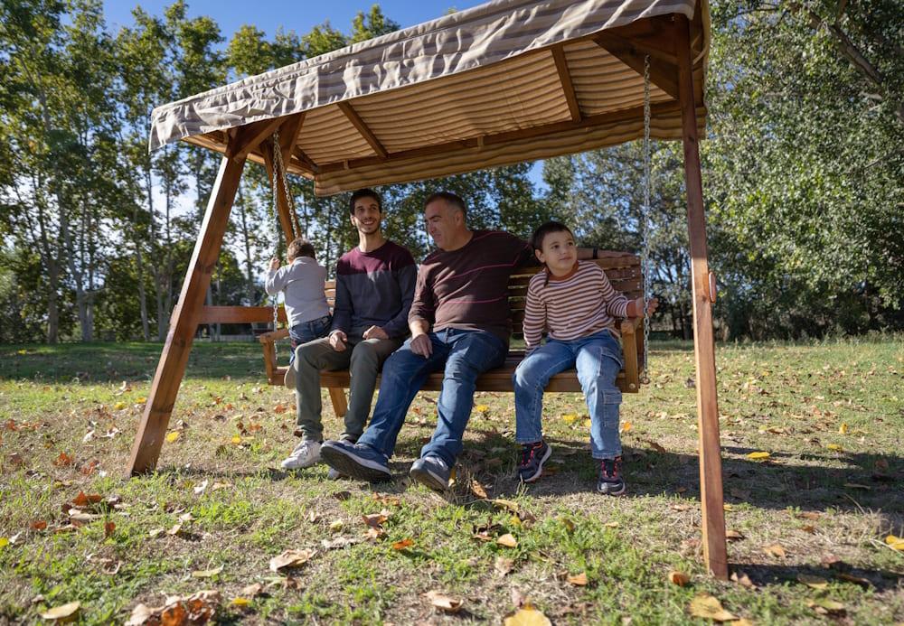 Moble balancí de jardí de fusta MASGAMES ELNA XL amb sostre de lona