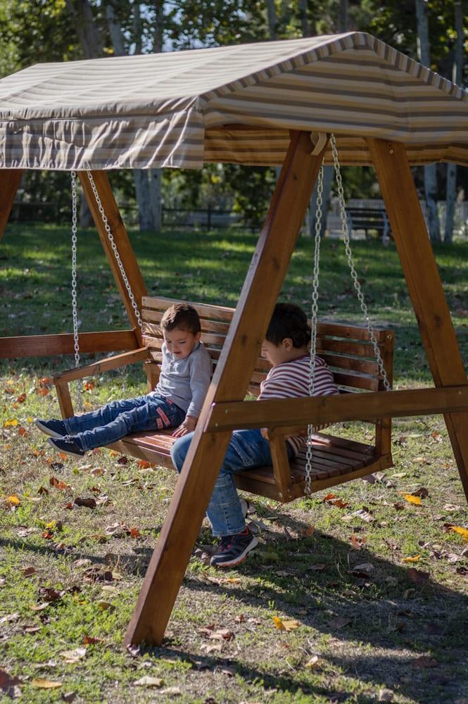 Moble balancí de jardí de fusta MASGAMES ELNA XL amb sostre de lona