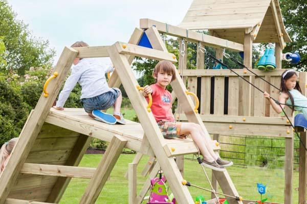 Parc infantil Pagoda amb gronxador doble i parets per escalar. 15