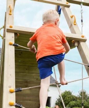 Columpio apoyado XL más rampa de escalada y rampa de cuerdas red de cuerdas