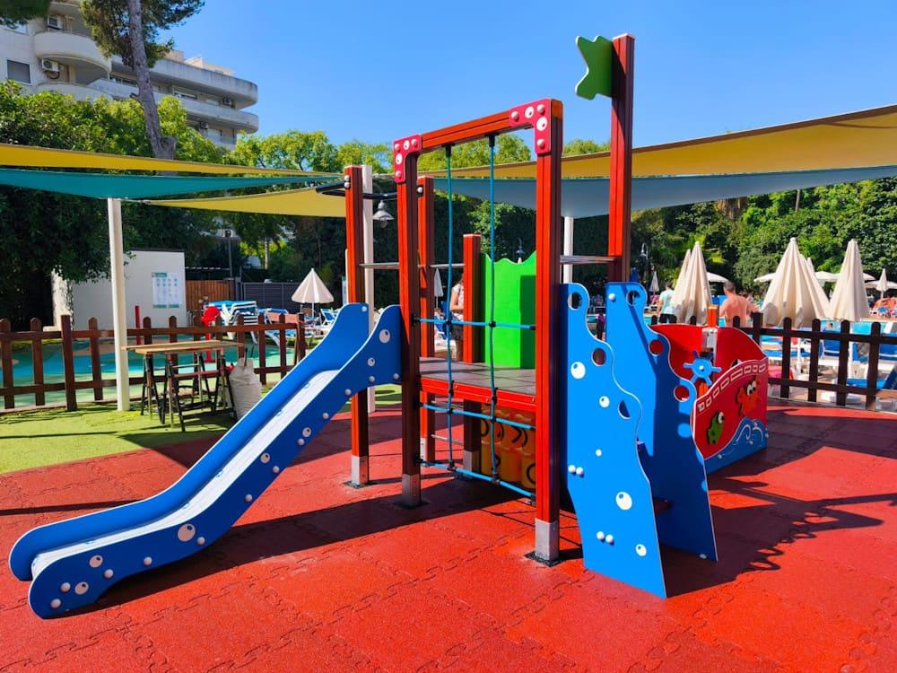 Parque infantil adaptado Navio explorador
