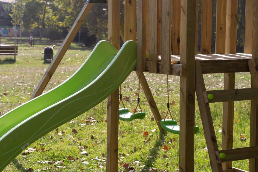 Parque de jogos infantil de madeira Tibidabo com casa e baloiço duplo, Tudo o que quiseres para brincar na rua