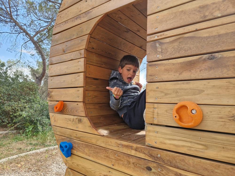 Parque infantil letra gigante de madera rocódromo MASGAMES ALPHAPLAY