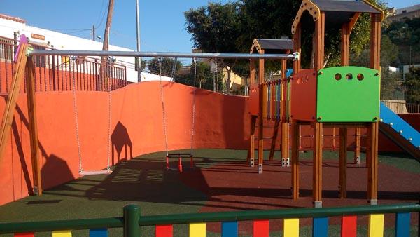 Parc infantil Lima amb gronxador doble, tobogan, passarel·la, xarxa de cordes per escalar