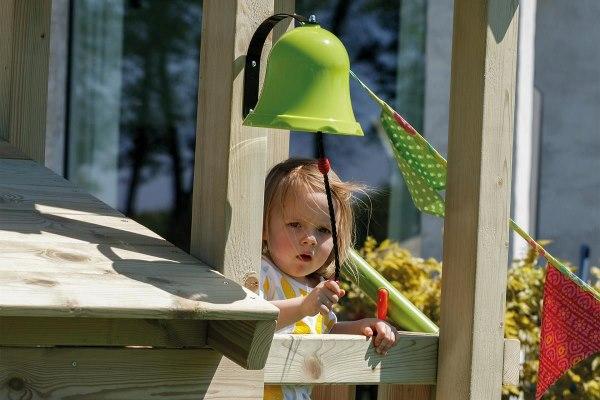 Parque infantil lookout con columpios