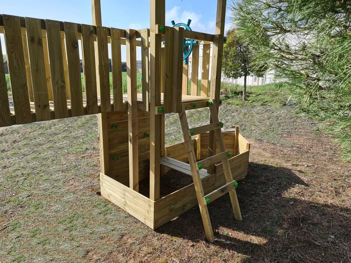 Puente de madera para unir dos parques infantiles MASGAMES MADISON