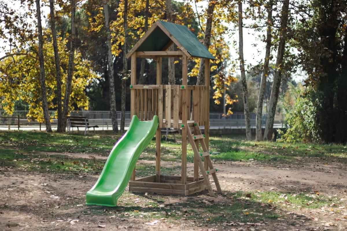 Parque infantil MASGAMES TIBIDABO torre de madera con tobogán y techo de lona verde