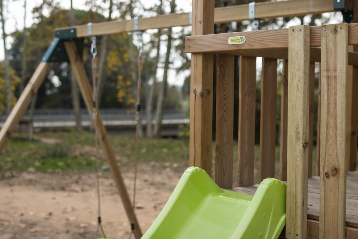 Parque infantil de madeira MASGAMES Tibidabo com escorrega, baloiço e com teto de lona verde 30